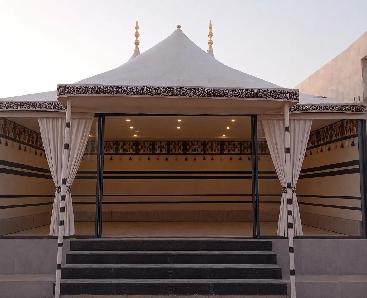 المجلس الخارجي نفسه بعد اكتمال التنفيذ