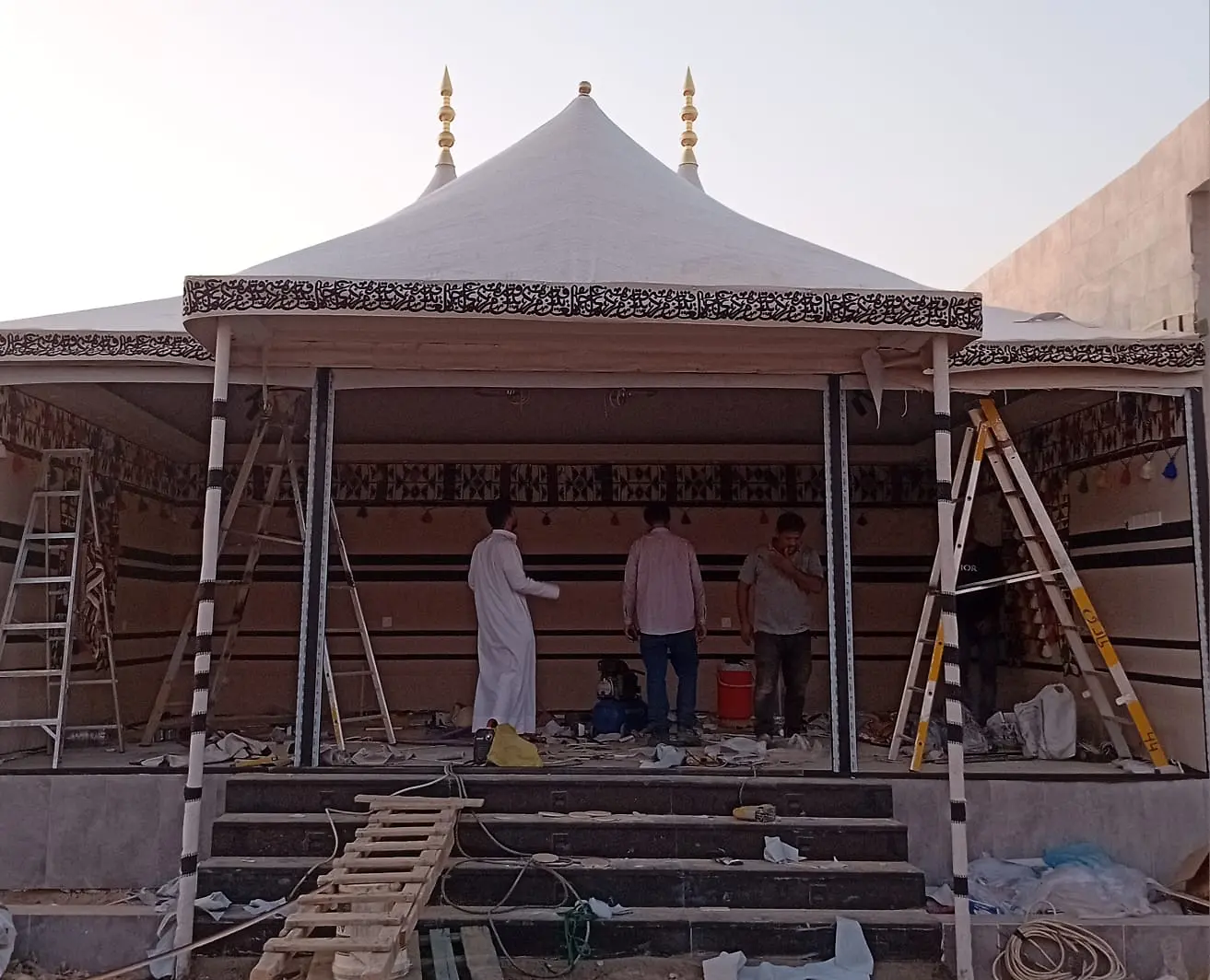 مجلس خارجي أثناء التركيب